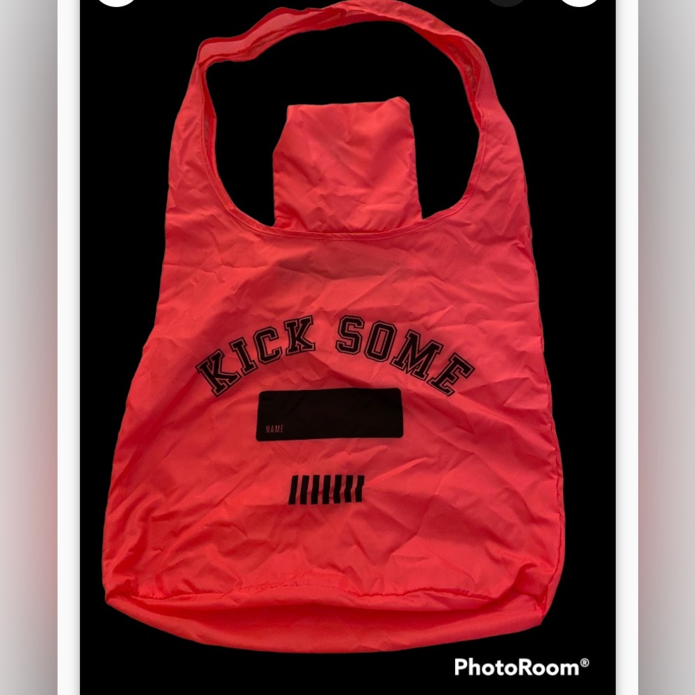 NWT Victoria Secret Hot Pink VSX Sport Nylon Packable Gym tote bag